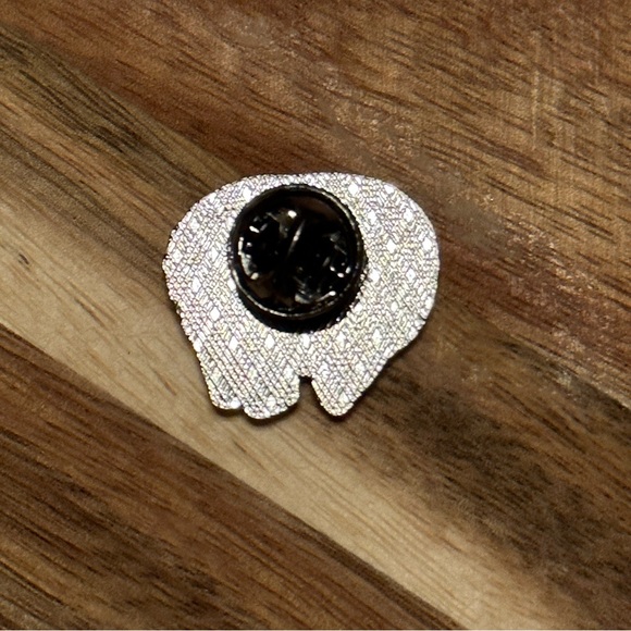 New Coraline Face Enamel Pin Accessory Horror - Picture 4 of 4